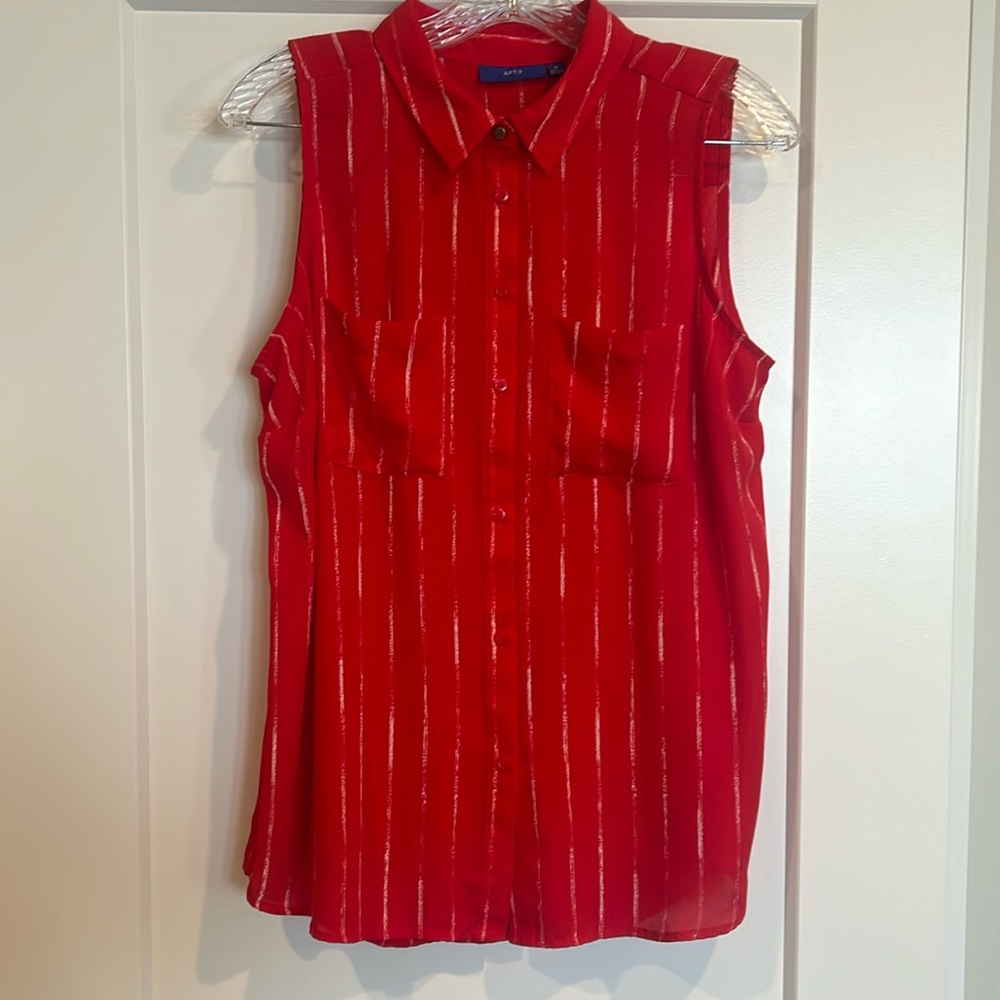 Cute sleeveless Apt 9 red blouse. Size medium.